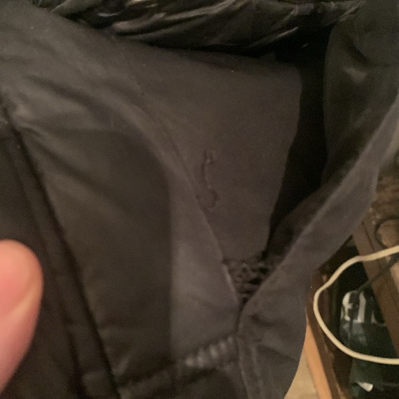 Incredibly stylish Black puffer coat w/zipper pockets/buttons H and M SZ 40 R 🔥 - Picture 10 of 13